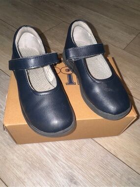 School Issue Navy Mary Jane Shoes with Strap